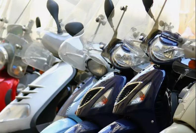 电源“加油站”  共享充电器